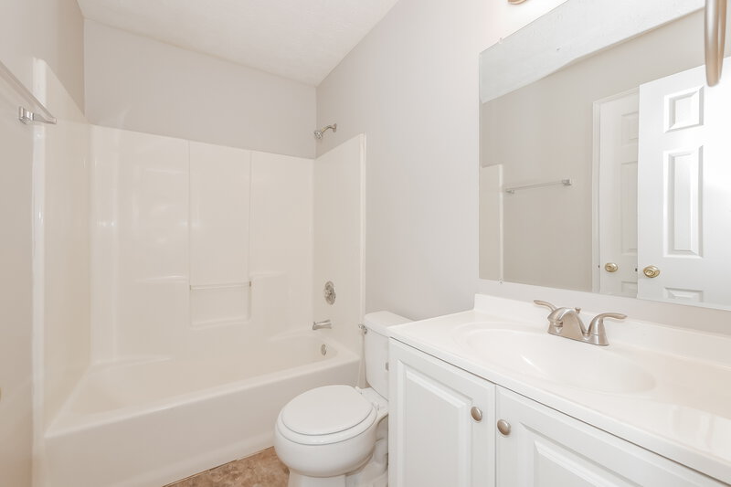 1,780/Mo, 10838 Starling Trail Hampton, GA 30228 Bathroom View