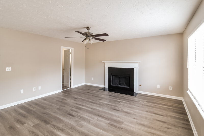 1,835/Mo, 5550 Wellborn Creek Dr Lithonia, GA 30058 Living Room View