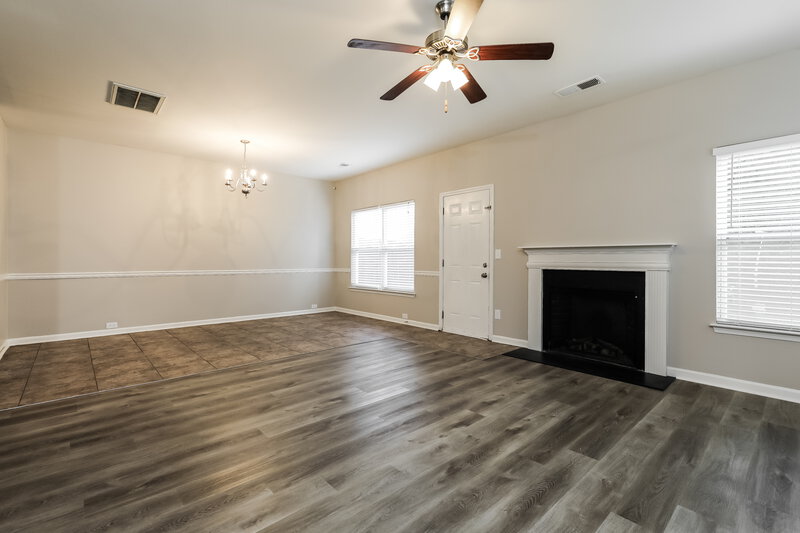 1,930/Mo, 6450 Splitpine Ct Atlanta, GA 30349 Living Room View