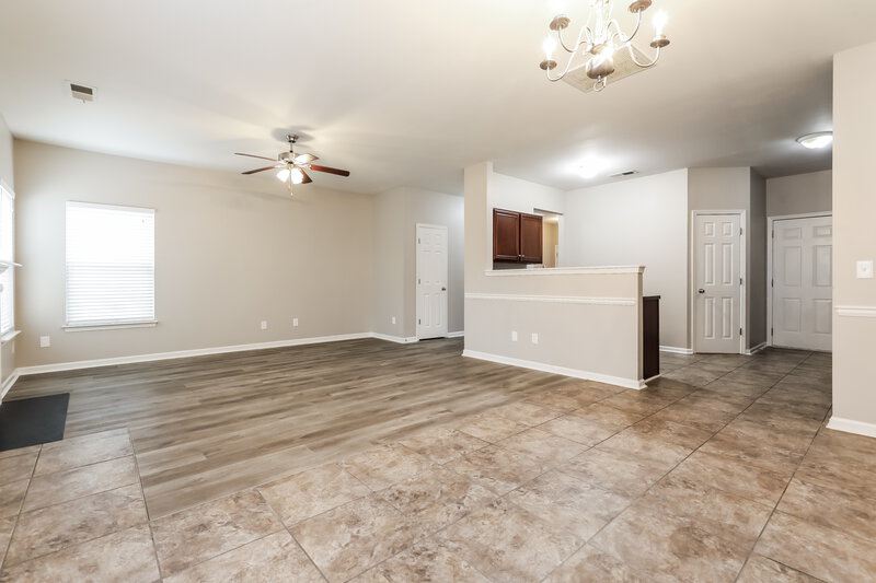 1,930/Mo, 6450 Splitpine Ct Atlanta, GA 30349 Living Room View 3