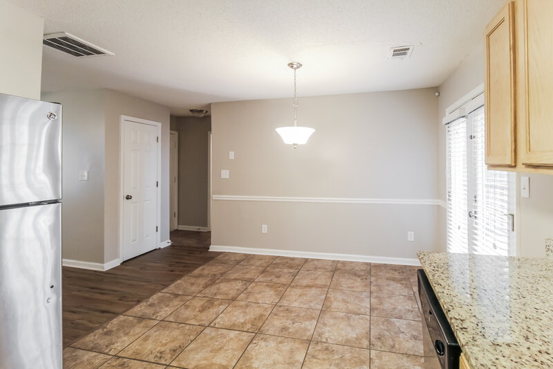 1,920/Mo, 7152 Ravenwood Ln Lithonia, GA 30038 Dining Room View