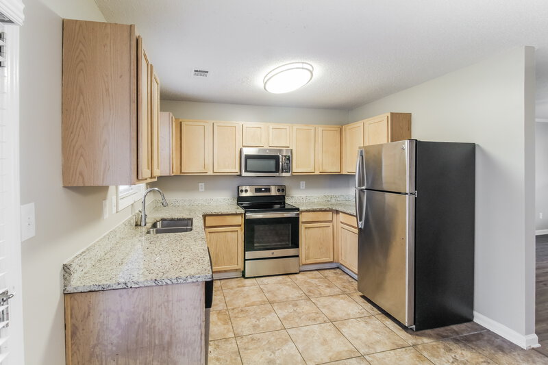 1,920/Mo, 7152 Ravenwood Ln Lithonia, GA 30038 Kitchen View