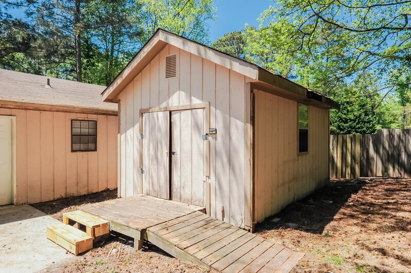 1,815/Mo, 2882 Parkwood Rd Snellville, GA 30039 Exterior View