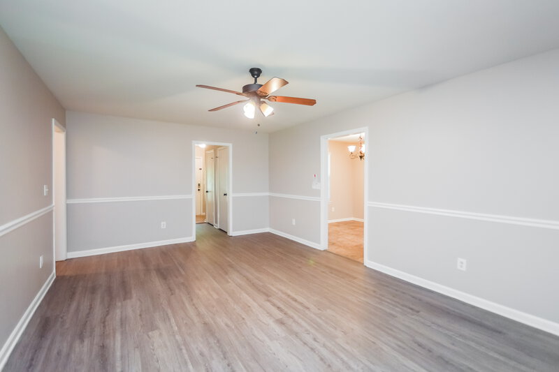 2,270/Mo, 400 Willow Ln McDonough, GA 30253 Living Room View