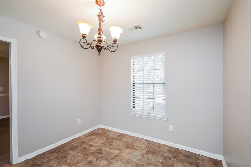 2,270/Mo, 400 Willow Ln McDonough, GA 30253 Dining Room View