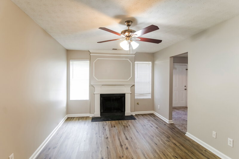 1,810/Mo, 3798 Riverside Causeway Decatur, GA 30034 Living Room View