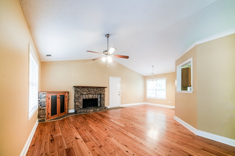 1,530/Mo, 99 Cliff View Dr Rockmart, GA 30153 Living Room View