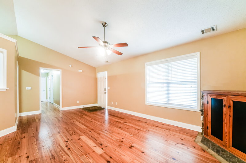 1,530/Mo, 99 Cliff View Dr Rockmart, GA 30153 Living Room View 2