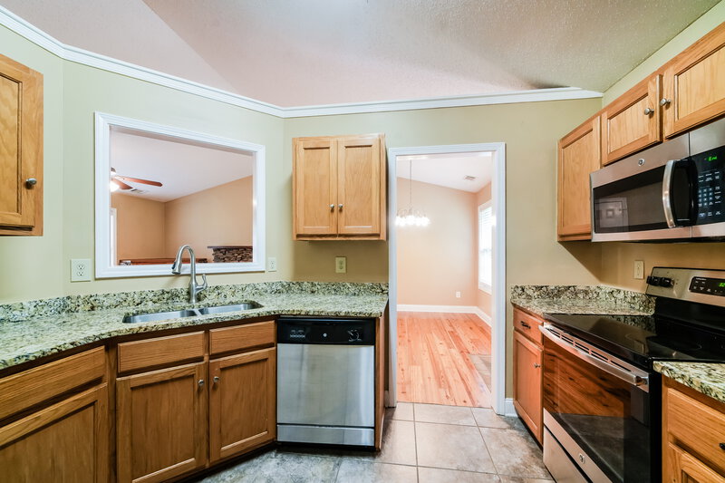 1,530/Mo, 99 Cliff View Dr Rockmart, GA 30153 Kitchen View 2