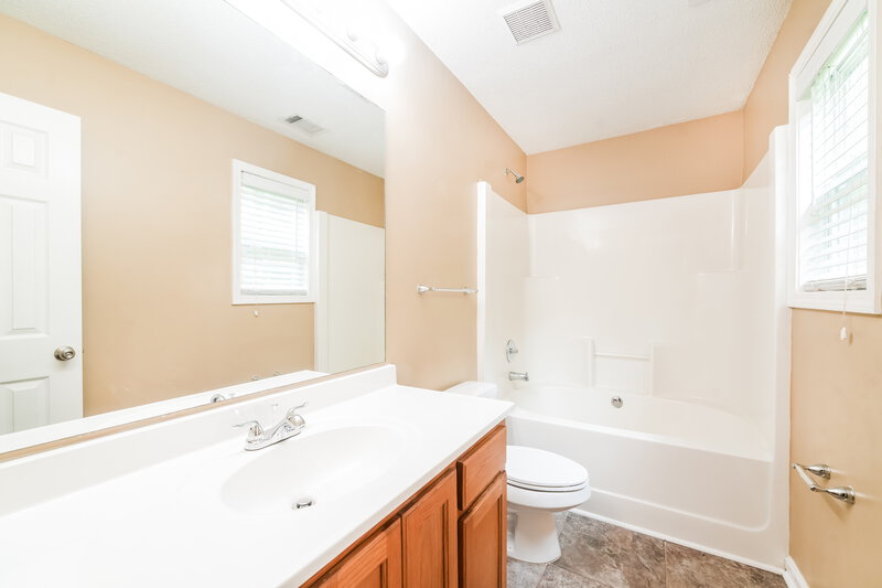 1,530/Mo, 99 Cliff View Dr Rockmart, GA 30153 Main Bathroom View