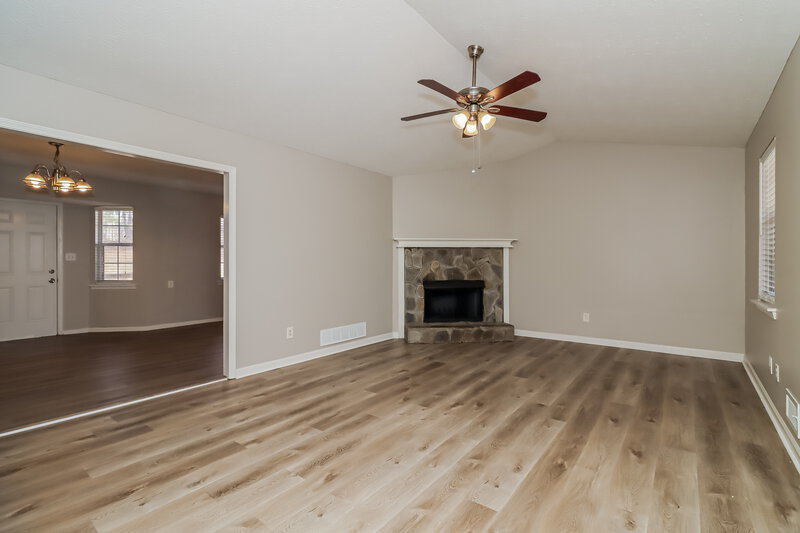 1,740/Mo, 36 Cherry Ct Douglasville, GA 30134 Living Room View 2