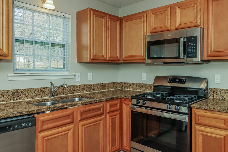 1,740/Mo, 36 Cherry Ct Douglasville, GA 30134 Kitchen View 2