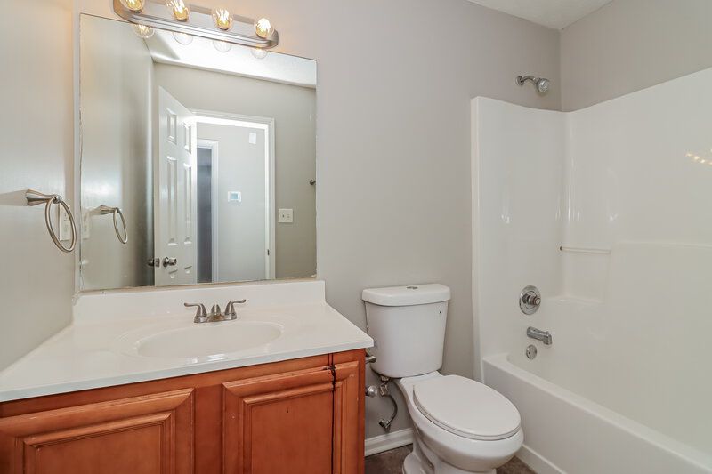 1,740/Mo, 36 Cherry Ct Douglasville, GA 30134 Bathroom View