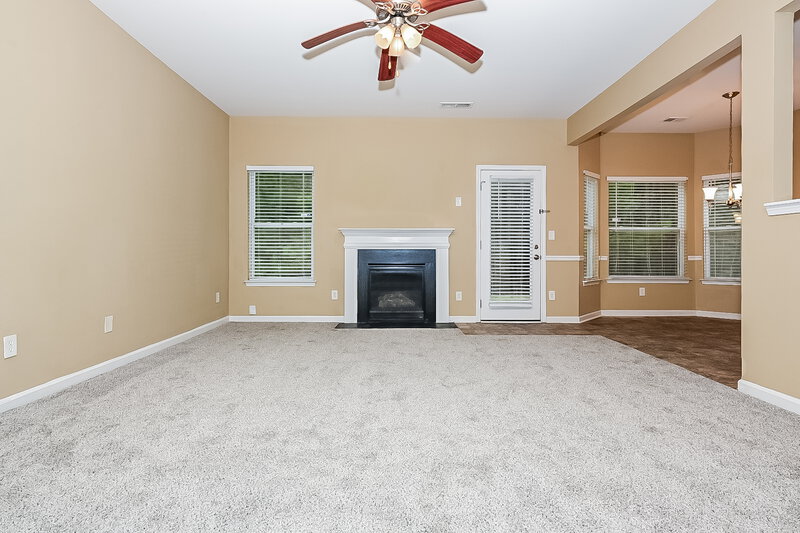 1,975/Mo, 6490 Grey Fox Way Riverdale, GA 30296 Living Room View