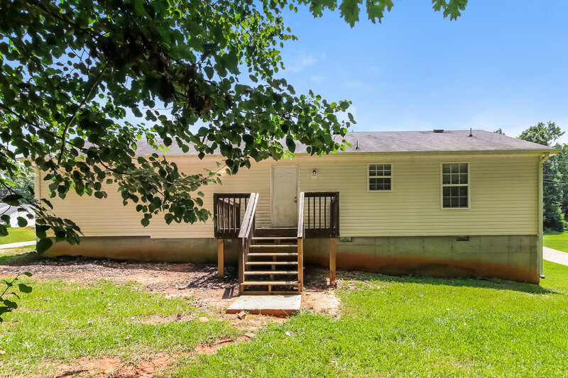 1,640/Mo, 60 Hunters Ridge Ct Covington, GA 30014 Rear View 2