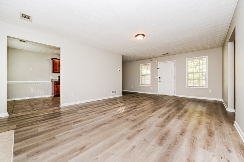 1,660/Mo, 120 Sampson Ct Covington, GA 30016 Living Room View