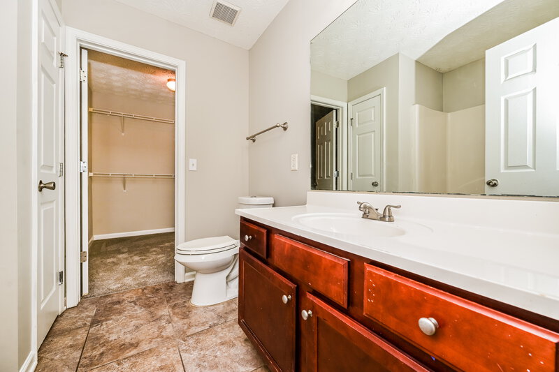 1,660/Mo, 120 Sampson Ct Covington, GA 30016 Main Bathroom View