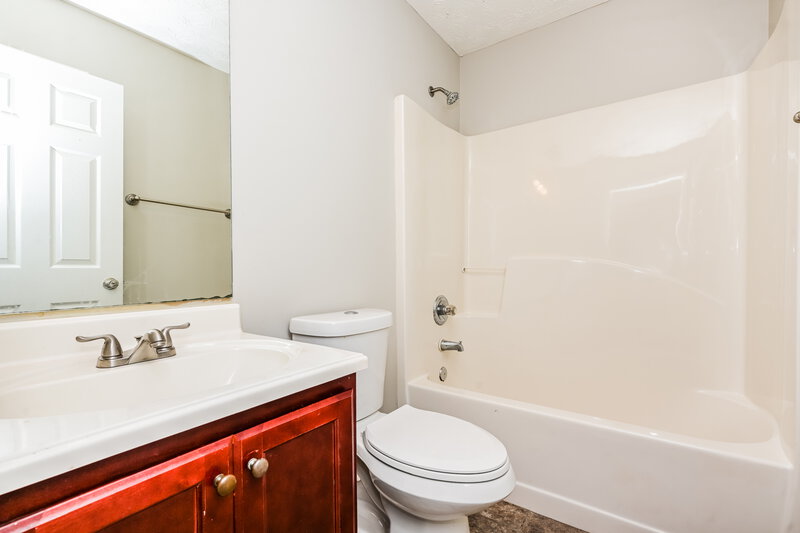 1,660/Mo, 120 Sampson Ct Covington, GA 30016 Bathroom View