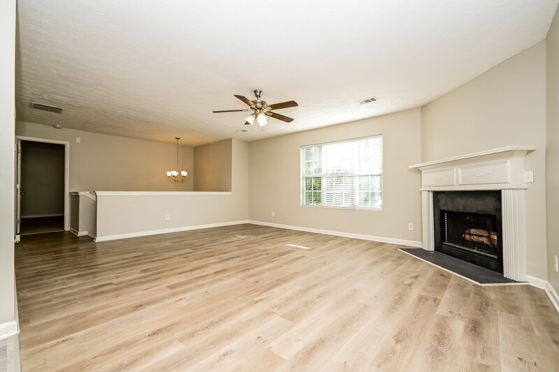 1,895/Mo, 2059 Oak Terrace Dr SE Atlanta, GA 30316 Living Room View 2