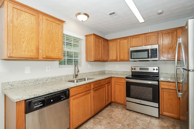 2,650/Mo, 2059 Oak Terrace Dr SE Atlanta, GA 30316 Kitchen View