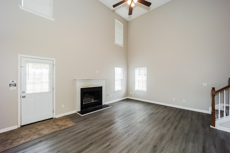 2,060/Mo, 335 Sapphire Bend Riverdale, GA 30296 Living Room View 2