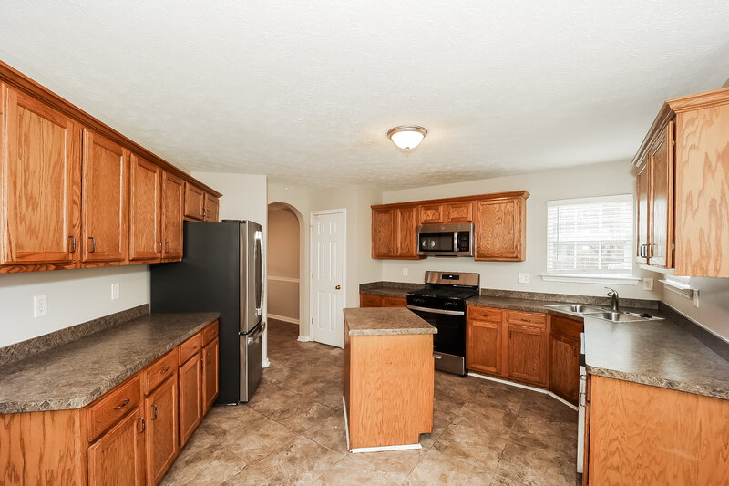 2,060/Mo, 335 Sapphire Bend Riverdale, GA 30296 Kitchen View 2