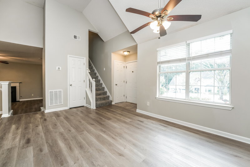 1,965/Mo, 2457 Briar Knoll Rd Lithonia, GA 30058 Family Room View