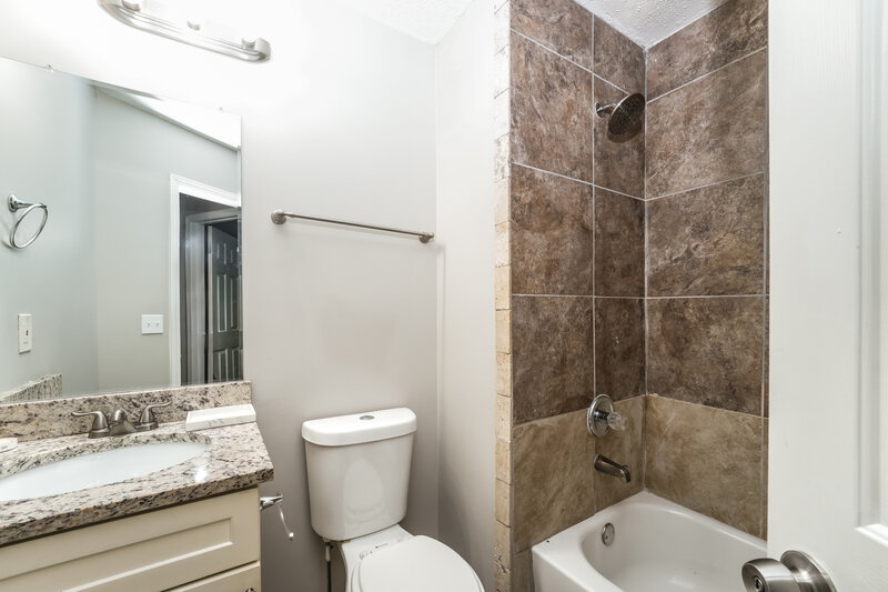 1,965/Mo, 2457 Briar Knoll Rd Lithonia, GA 30058 Bathroom View