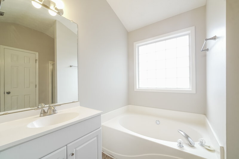 1,900/Mo, 11469 Vinea Way Hampton, GA 30228 Main Bathroom View