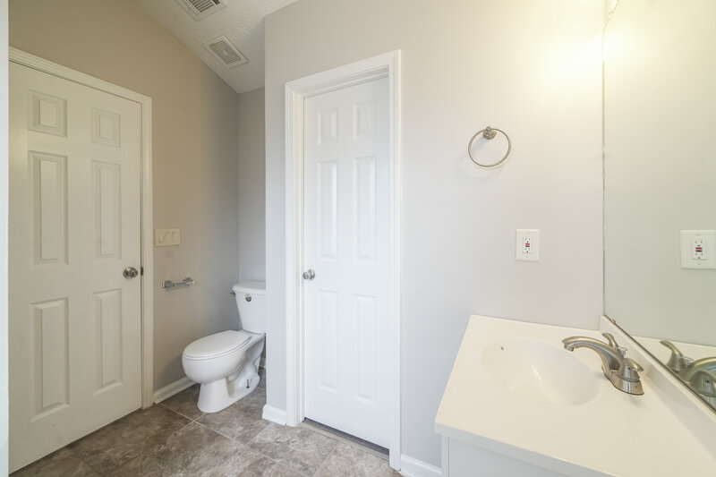 1,900/Mo, 11469 Vinea Way Hampton, GA 30228 Main Bathroom View 2