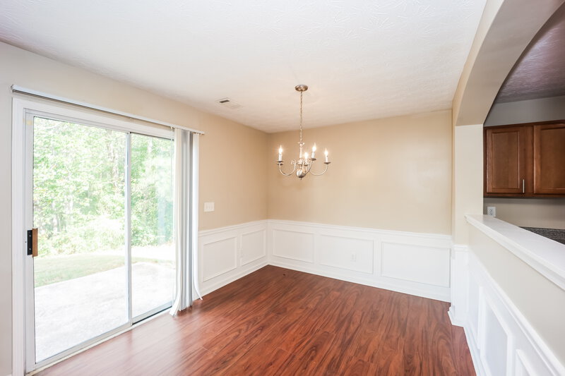 1,670/Mo, 9494 Lakeview Rd Union City, GA 30291 Dining Room View
