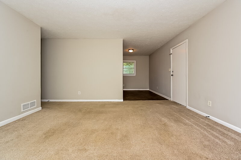 2,070/Mo, 1303 Todiway Ct Jonesboro, GA 30238 Living Room View 2