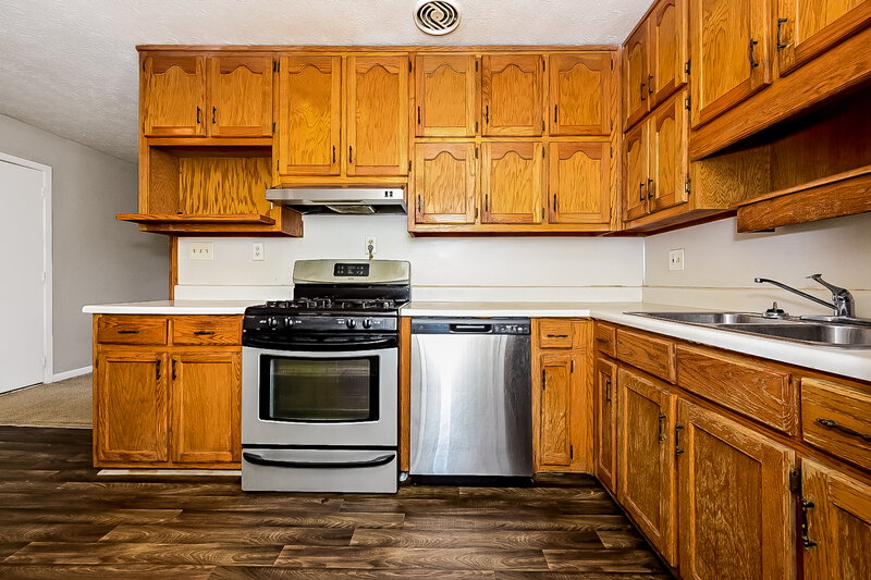 2,070/Mo, 1303 Todiway Ct Jonesboro, GA 30238 Kitchen View 2