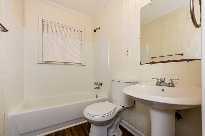 2,070/Mo, 1303 Todiway Ct Jonesboro, GA 30238 Bathroom View