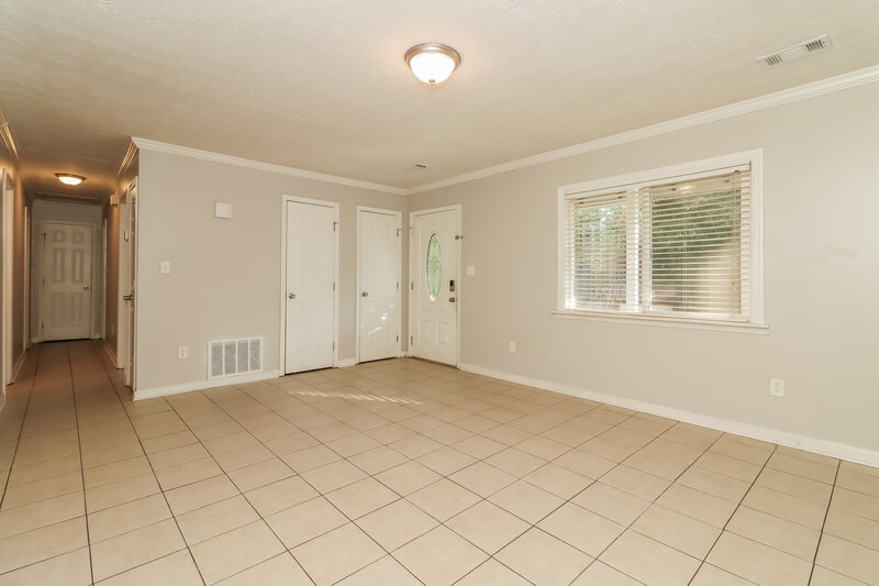 1,425/Mo, 5539 Hall Circle Union City, GA 30291 Living Room View 2