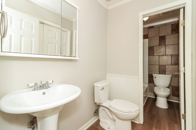1,425/Mo, 5539 Hall Circle Union City, GA 30291 Bathroom View
