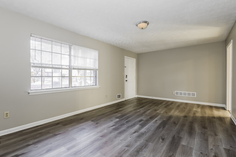 1,770/Mo, 8518 Avalon Dr Riverdale, GA 30274 Living Room View 3