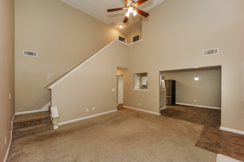 0/Mo, 4421 Ravenwood Dr Union City, GA 30291 Living Room View 2