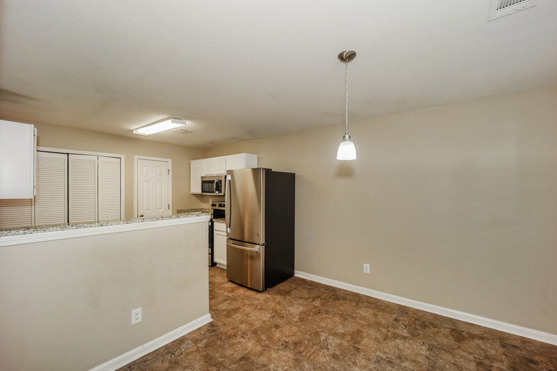 0/Mo, 4421 Ravenwood Dr Union City, GA 30291 Dining Room View