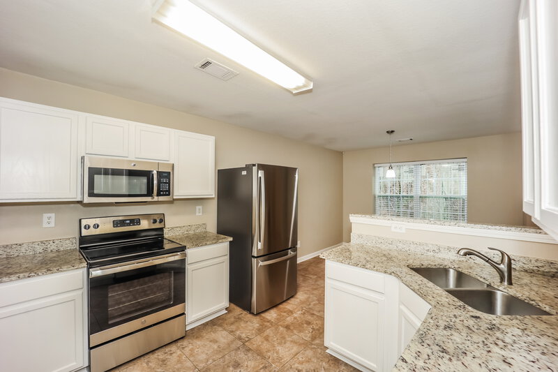 0/Mo, 4421 Ravenwood Dr Union City, GA 30291 Kitchen View