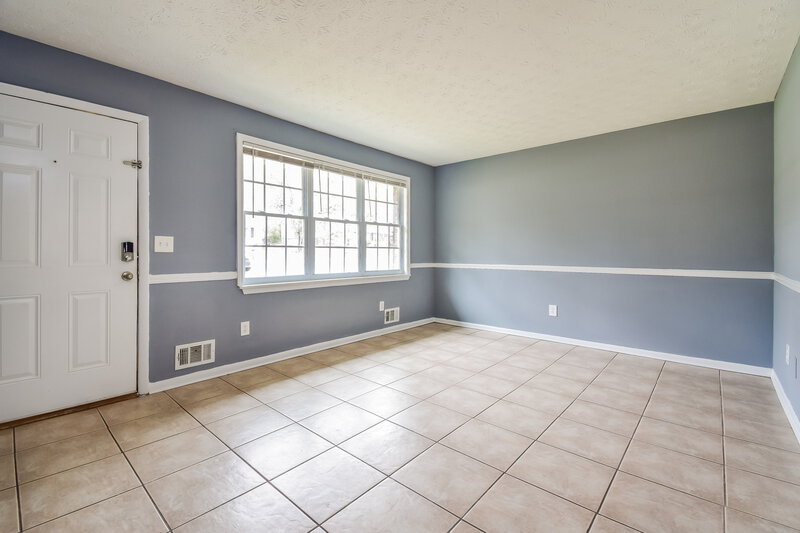 1,440/Mo, 582 Wexwood Dr Riverdale, GA 30274 Living Room View