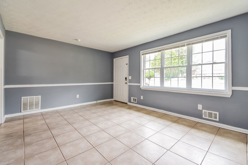 1,440/Mo, 582 Wexwood Dr Riverdale, GA 30274 Living Room View 2