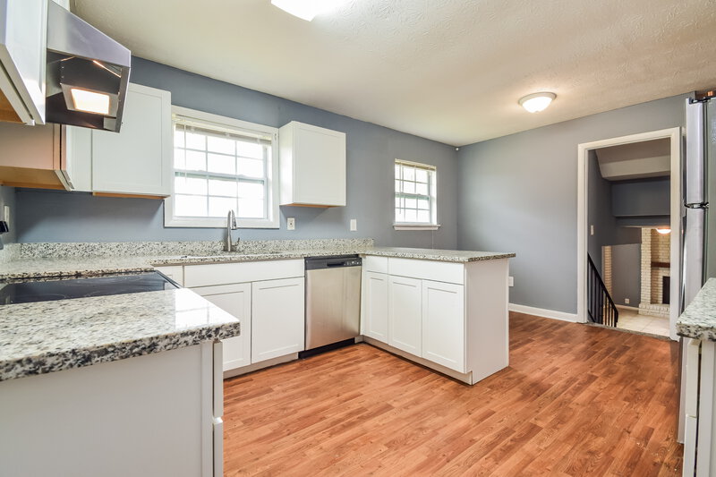 1,440/Mo, 582 Wexwood Dr Riverdale, GA 30274 Kitchen View