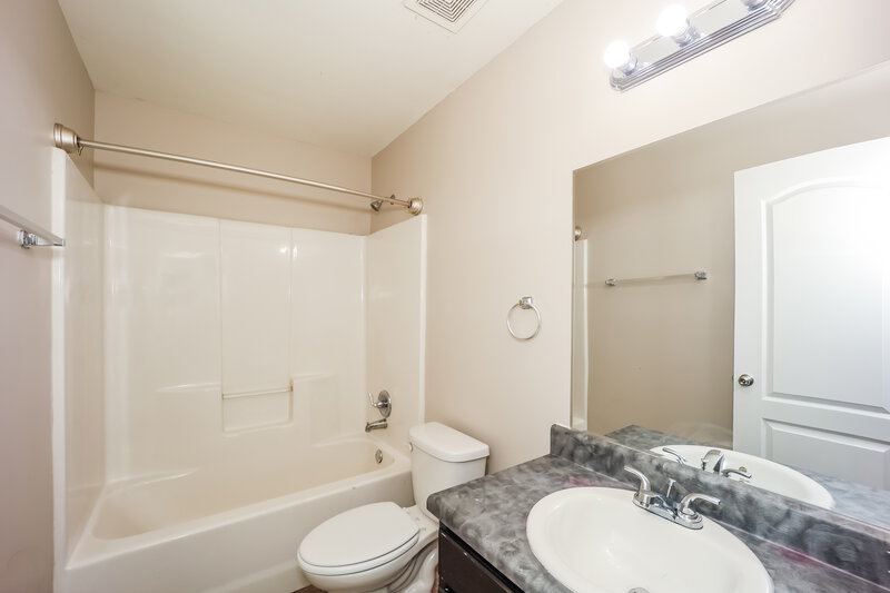 2,205/Mo, 6491 Splitpine Ct Atlanta, GA 30349 Bathroom View