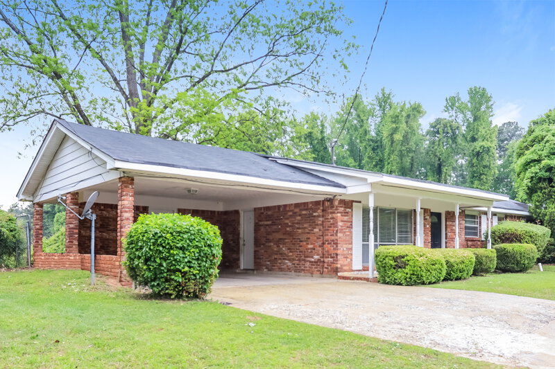 0/Mo, 2159 Fairburn Rd SW Atlanta, GA 30331 Front View