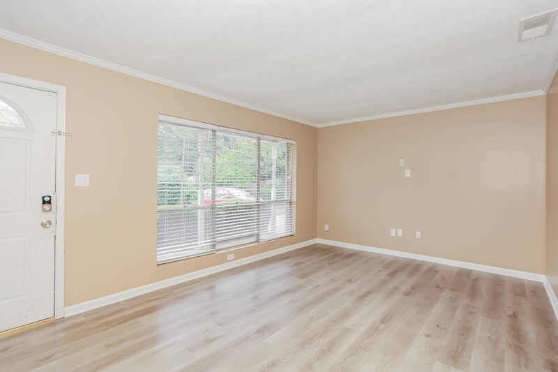 0/Mo, 2159 Fairburn Rd SW Atlanta, GA 30331 Living Room View