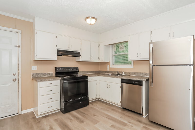 0/Mo, 2159 Fairburn Rd SW Atlanta, GA 30331 Kitchen View