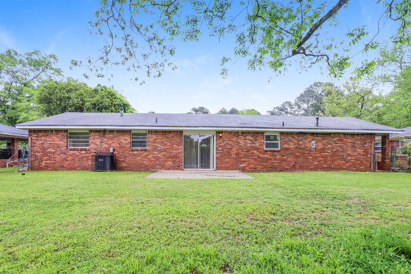 0/Mo, 2159 Fairburn Rd SW Atlanta, GA 30331 Rear View