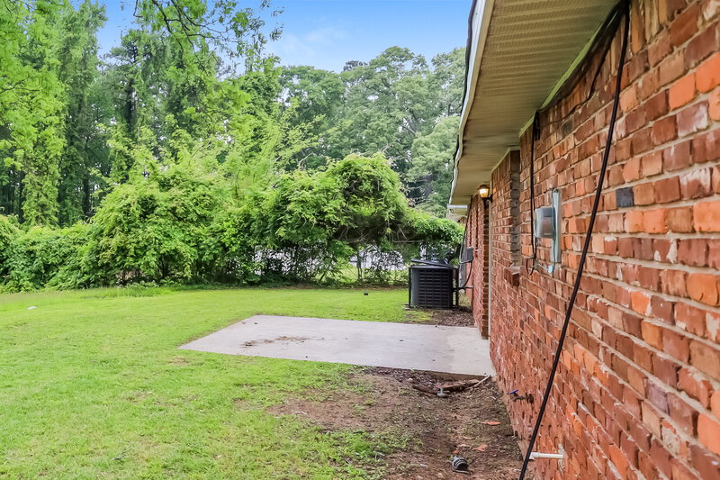 0/Mo, 2159 Fairburn Rd SW Atlanta, GA 30331 Rear View 2