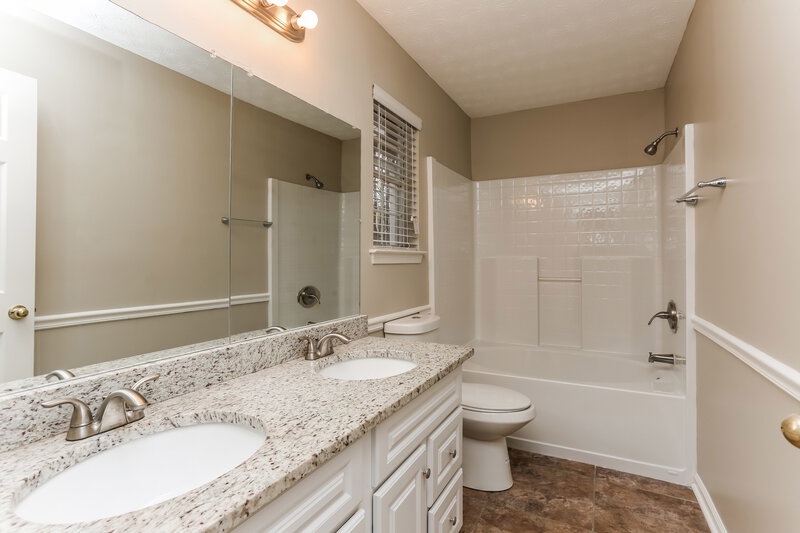1,770/Mo, 40 Belmont Cv Covington, GA 30016 Main Bathroom View